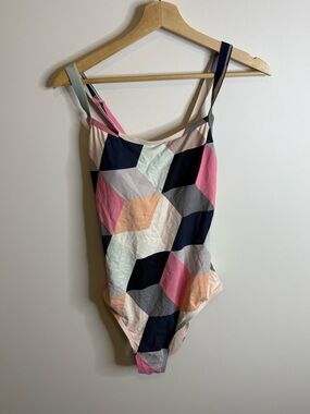 Carve designs ladies swimsuit size medium one piece pink striped